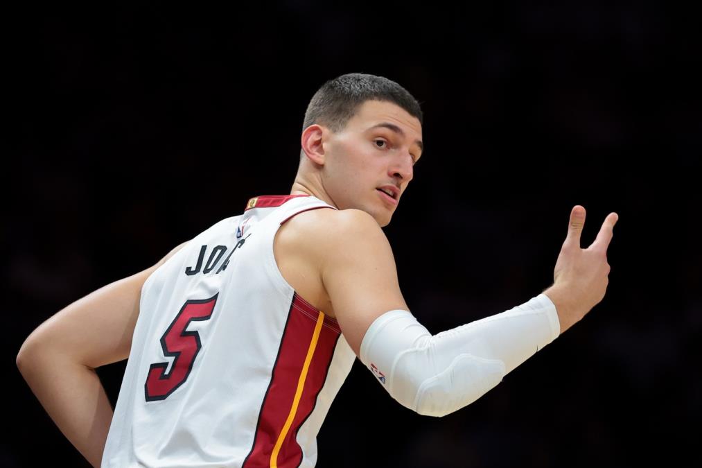 JOVIĆ NAJAVLJUJE DOBRU SEZONU! Nikola odigrao veoma dobrih 15 minuta, ostatak ekipe zakazao