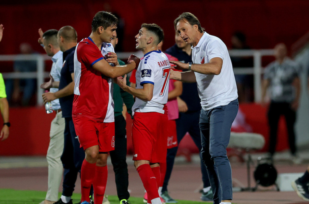 Zvezda trlja ruke Voša se okliznula