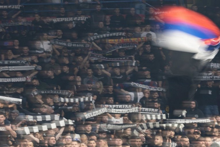 GROBARI SU REKLI SVOJE: Navijači Partizana ne sebe skrštenih ruku dok klub menja izgled