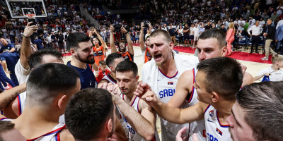 Srbija objavila nove dresove: Košarkaši u novoj garnituri, da li vam se sviđaju?! (VIDEO)