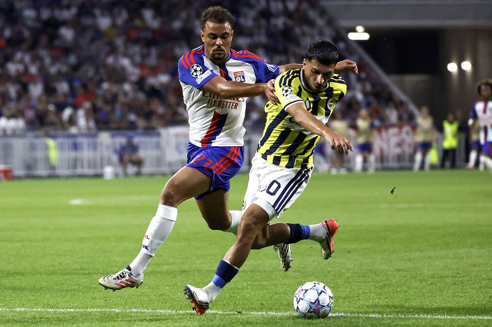 Fenerbahče skupo platio pobedu nad Lionom: UEFA izrekla ogromne kazne zbog skandala u Francuskoj