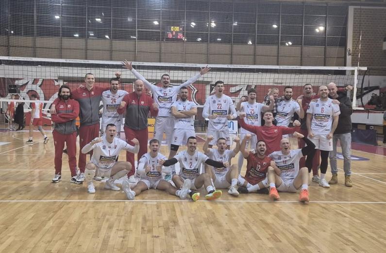 KOME ĆE PRIPASTI PRVI TROFEJ U SEZONI? Odbojkaši Radničkog i Spartaka za pehar Superkupa u Bečeju