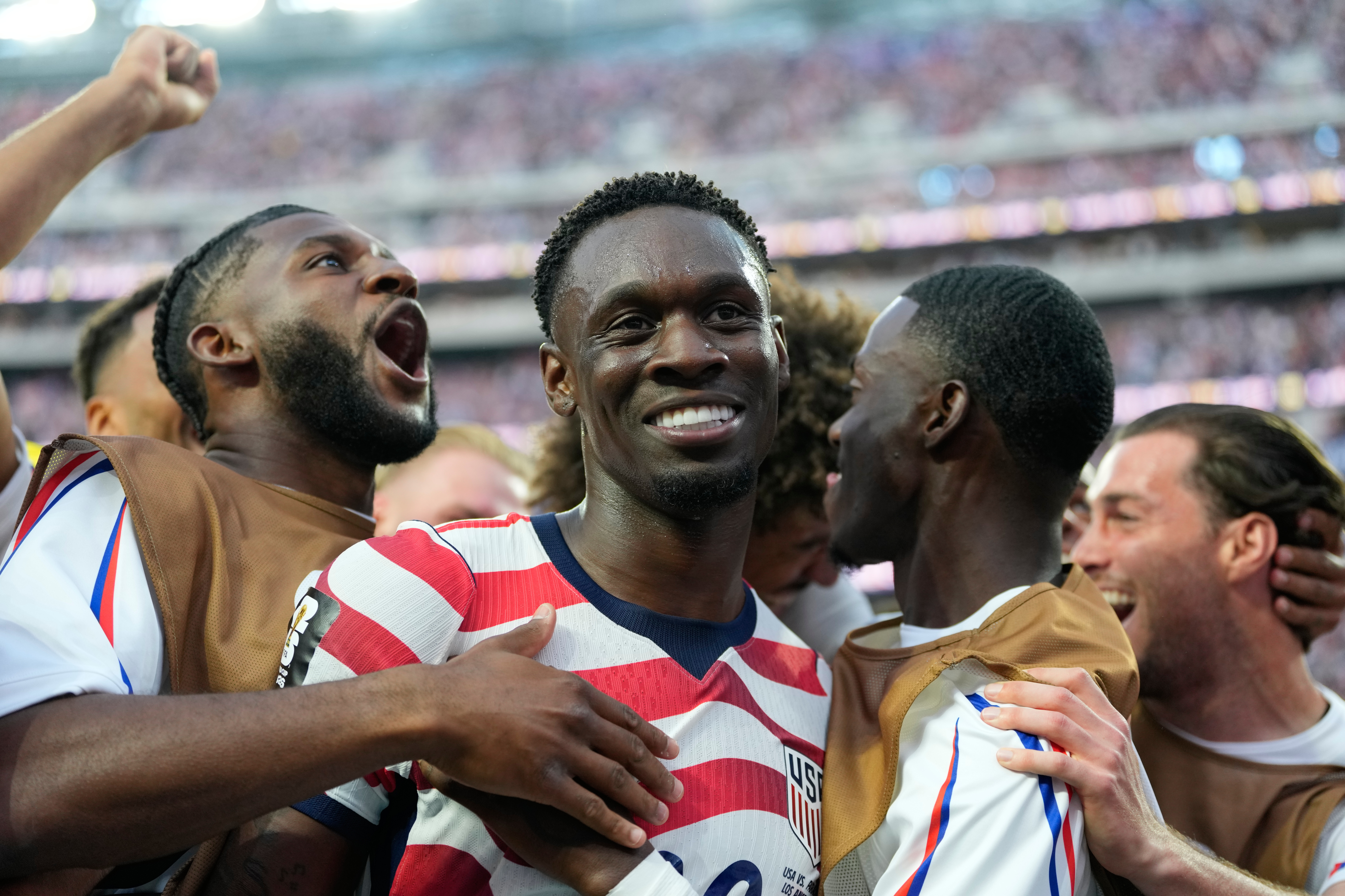 (VIDEO) Skandal turnira? FIFA poništila suspenziju špicu Amerike!