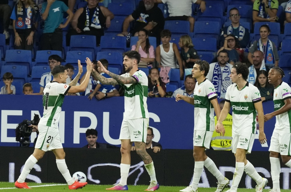 Dmitrovićev kiks i podvig Elčea gosti dali tri gola sa igračem manje!