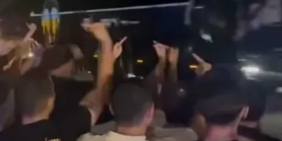Policija u kordonu čuvala igrače od besnih navijača, čule se stravične uvrede! (VIDEO)