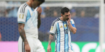 Šta se dešava sa Mesijem!? Ovo mu se nikada pre nije dogodilo - Argentina u panici! (VIDEO)