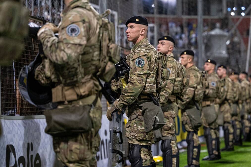 Transparent o Biljani Plavšić: Navijači Bosne se oglasili na oproštaju Edina Džeka