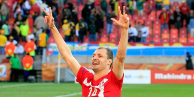 Jovanović daje gol Nemcima, pada u kanal pun kablova, ali diže pesnicu... Ovo više nikada nećete videti