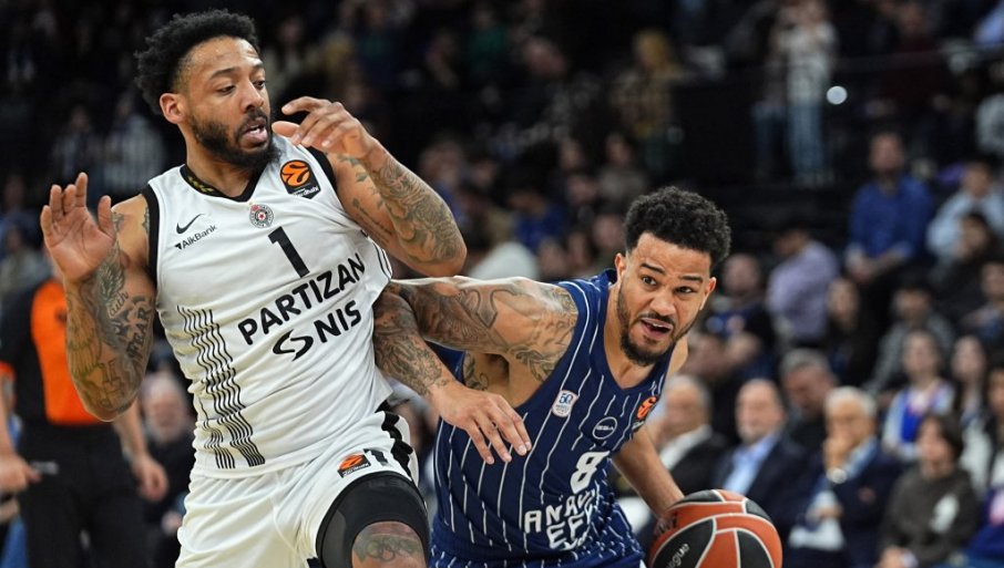 TEODOSIĆ BACIO BOMBU! Zvezda dovela baš veliko pojačanje