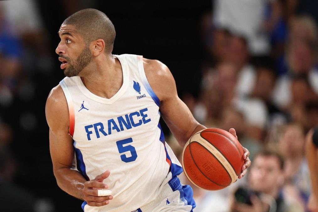 KRAJ BLISTAVE KARIJERE! Nikolas Batum okačio patike o klin!