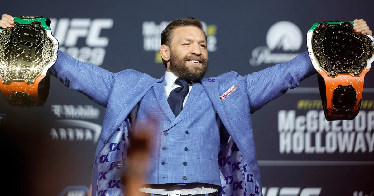 Konor se vratio posle 5 godina, pa napravio ludnicu! Mekgregor dobio ovacije, pa pevao čuveni hit pred UFC 329
