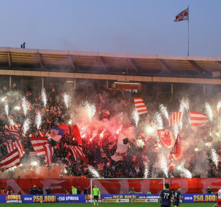 STIŽE DESETKA! "JOGA BONITO" U CRVENO-BELOM! Zvezda potpisala fudbalskog umetnika za novu sezonu!