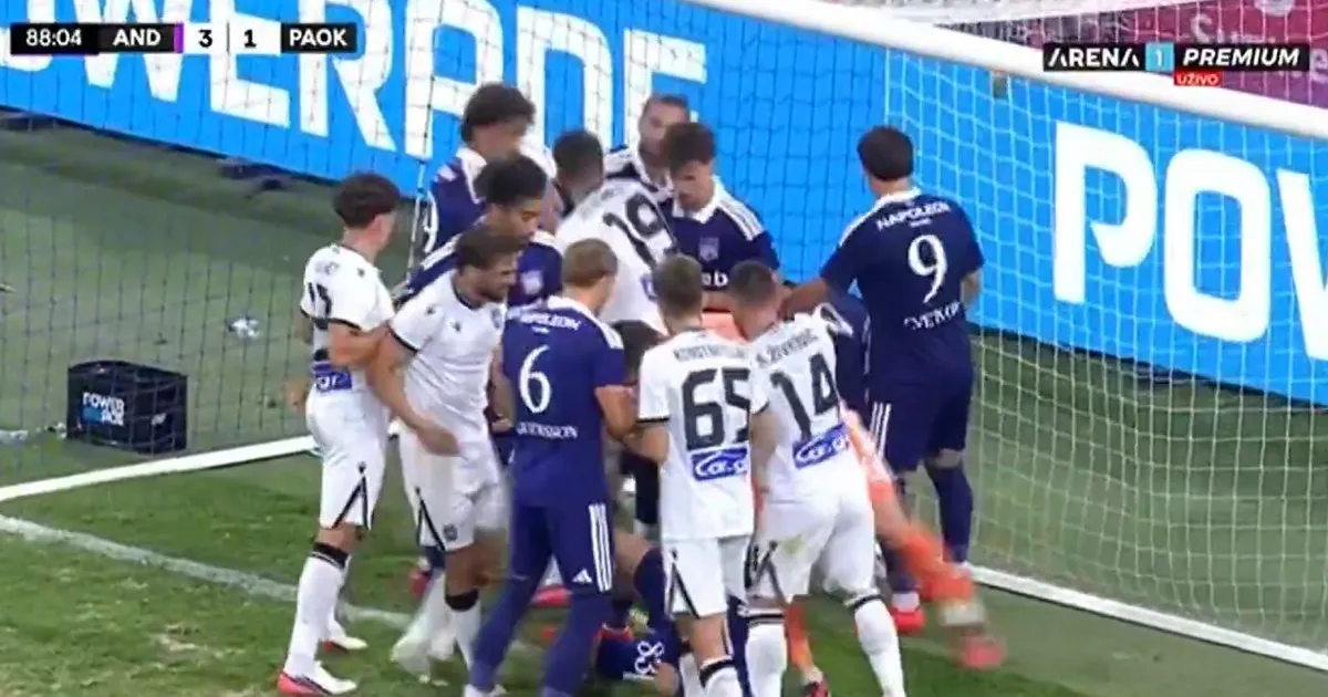 Živković dao gol kakav ne daje često, pa zbog tuče i haosa dobio crveni karton, Srbin ga smirivao, pa slavio!