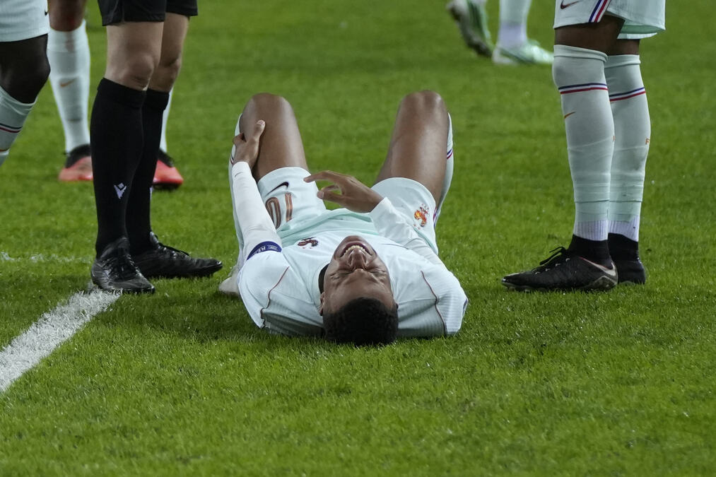 "NE IZGLEDA DOBRO!" Zidan HITNO poslao Mbapea u Madrid! Francuska ostala bez kapitena posle jezive scene! (VIDEO)