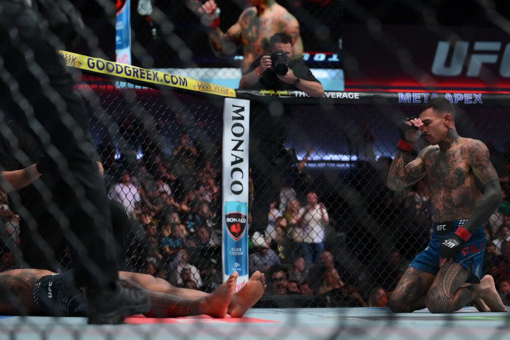 BRUTALAN NOKAUT ZAPALIO UFC SVET! Raspalio rivala NOGOM PRAVO U GLAVU, pa uzeo 100.000 dolara! (VIDEO)