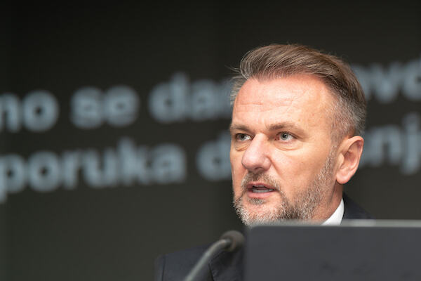 OSTOJA MIJAILOVIĆ SE OGLASIO I "ZAPALIO" DRUŠTVENE MREŽE! Ostavio je misterioznu poruku, svi se pitaju zašto je ovo napisao!