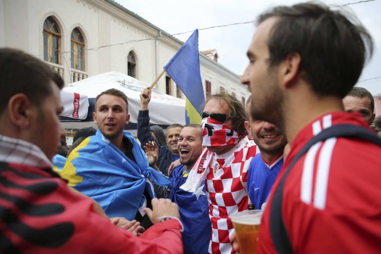 Hrvati kažnjeni zbog rasizma! Neviđen skandal kod komšija!