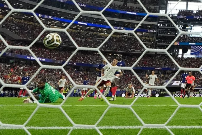 MOĆNA ŠPANIJA U FINALU MUNDIJALA! Francuska nokautirana, vicešampion sveta neće igrati novi meč za titulu! (VIDEO)