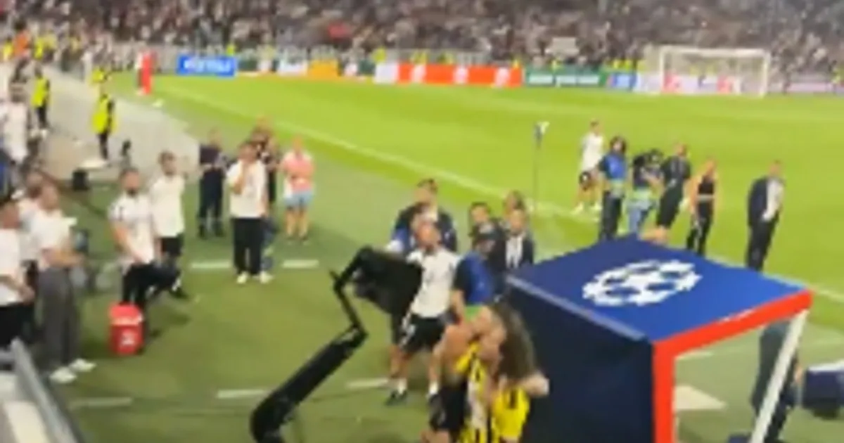 Fener izborio plasman u Ligu šampiona, nakon utakmice nastao haos: Genduzi se potukao