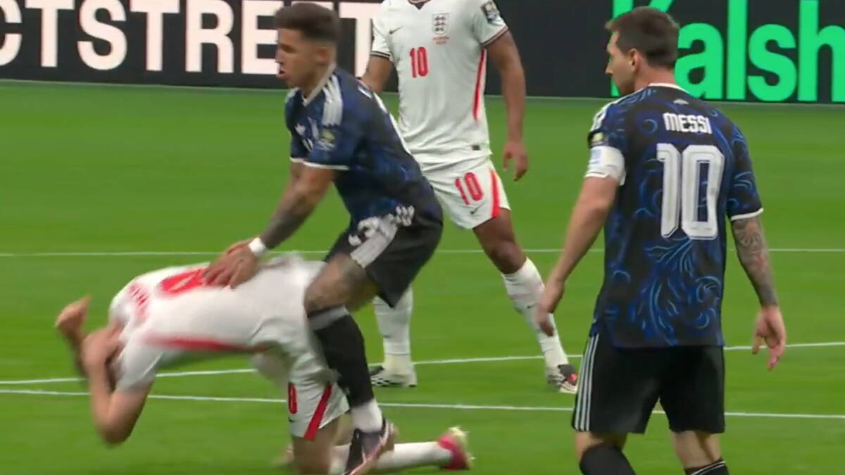 Englezi iskopali novi ugao kamere: "Nije smeo da bude na terenu, a dao je gol za Argentinu"