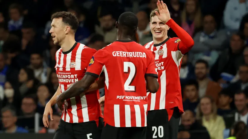 Tradicija kaže biće golova u Ajndhovenu: Muke PSV-a sa napadačima, Til napada lidera