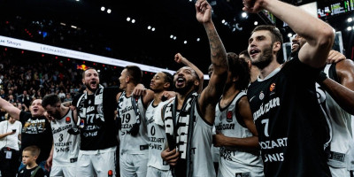 Crno-bele ne interesuje Vošington koji slavi: Neka ga, nek pleše, mi se ne obaziremo!