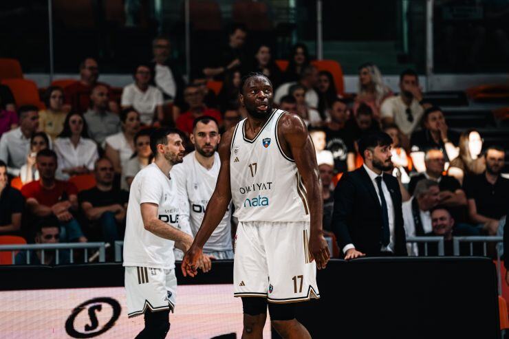 DUBAI RAZBIO BAJERN U MINHENU! Kabengele i Okobo blistali, Dvejn Vašington odigrao sjajan meč, ali uzalud!