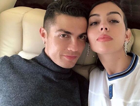 RONALDO I GEORGINA NAPRAVILI POSEBAN PREDBRAČNI UGOVOR: Isplivali svi detalji, jedna stavka će vas posebno zaintrigirati...