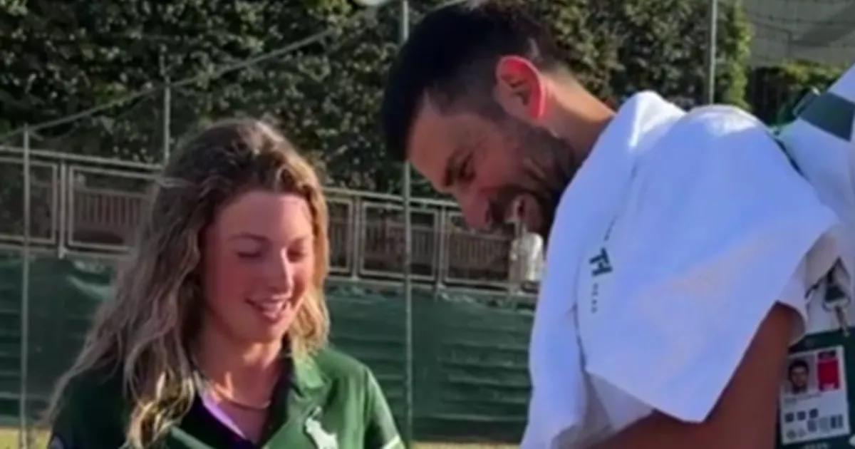 Novak Đoković se izvinio devojci na Vimbldonu, pričao joj o Srbiji i pokazao da je pravi gospodin