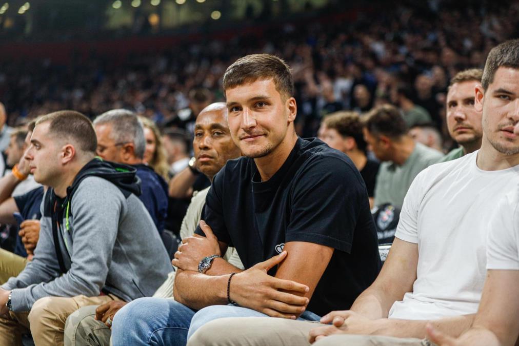 "DOBRO SMO SE ŠIBALI!" Bogdanović HIT PORUKOM ispratio Branka Lazića u penziju, a svi pamte kako ga je nekada ŽESTOKO PECNUO!
