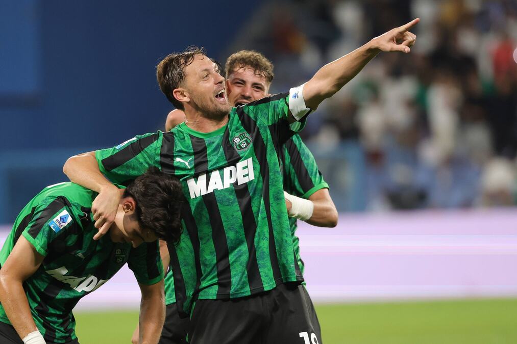 "CRNOGORAC, MRSKO MU DA SE RADUJE" Nemanja Matić komentarom o svom saigraču nasmejao celu Italiju!