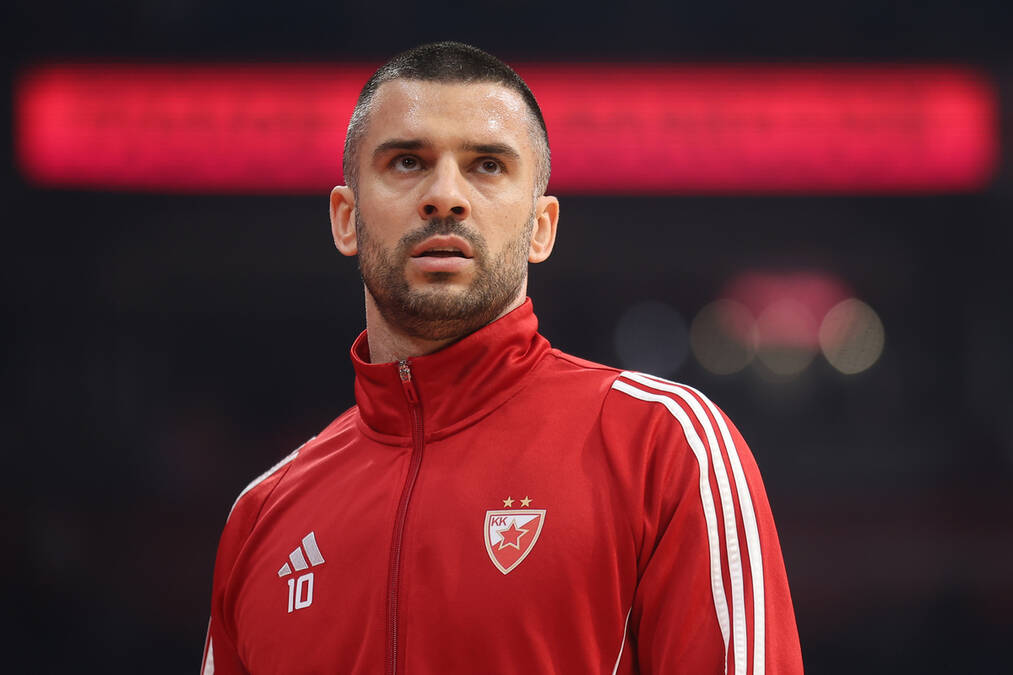Branko Lazić: "Koga da gledam u Zvezdi?"