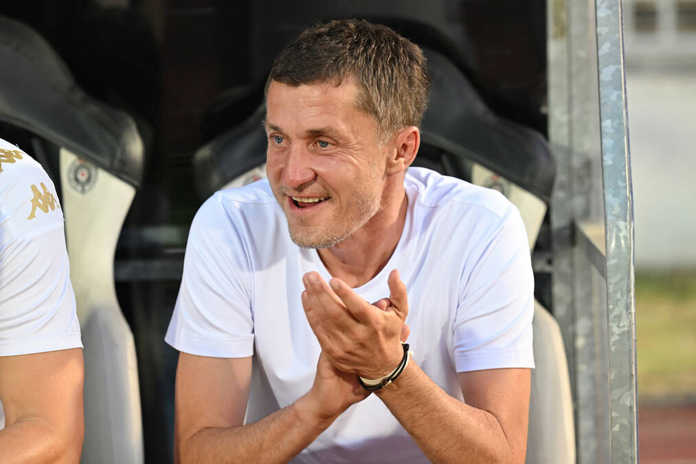"Pitajte sportskog direktora": Partizan dovodi kao na traci, a Saša Ilić zna šta im fali