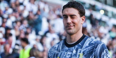 Dušan Vlahović rizikuje budućnost - Srbin odbio milione, čeka samo jedan poziv