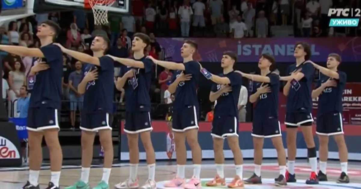 Momenat za ponos cele Srbije: Orlići, vi ste naše zlato, svi k'o jedan pred finale Mundobasketa sa Amerima