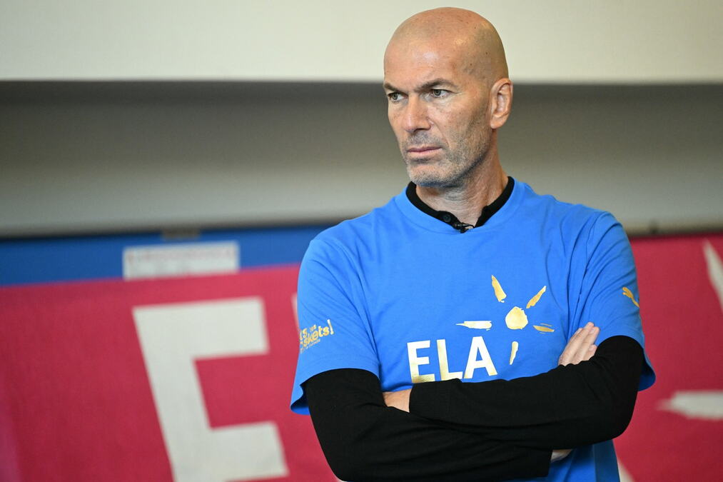 ZINEDIN ZIDAN SEDA NA KLUPU FRANCUSKE?! Didije Dešan završava svoju epizodu, vreme je za novu legendu! Isplivali detalji - dogovor već napravljen?!