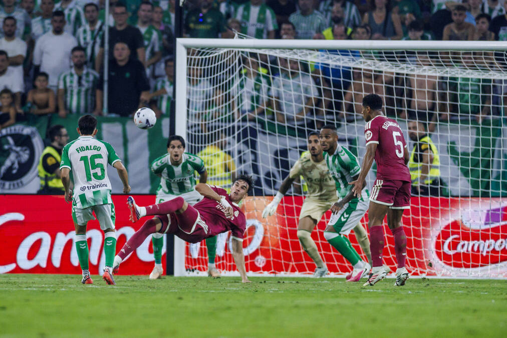 MAKAZICE ZA PAMĆENJE, A ONDA ŠOK! Ovo je mogao da bude gol sezone kakva šteta! (VIDEO)