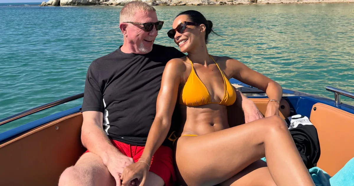 Žena bivšeg trenera Đokovića u bikiniju: Mlađa od muža 20 godina, bila je uz njega i kad je bio u zatvoru