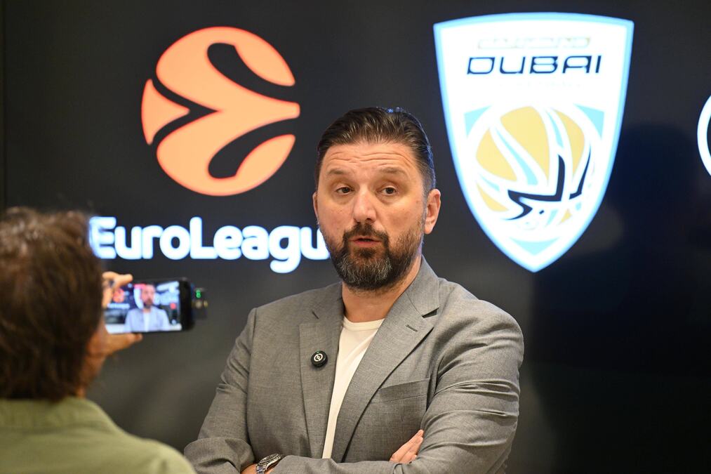 ISPLIVALI ŠOK DETALJI - ZVEZDA OTELA VELIKO POJAČANJE DUBAIJU! Kamenjašević priznao poraz, pa otkrio šta se dešavalo IZA KULISA!