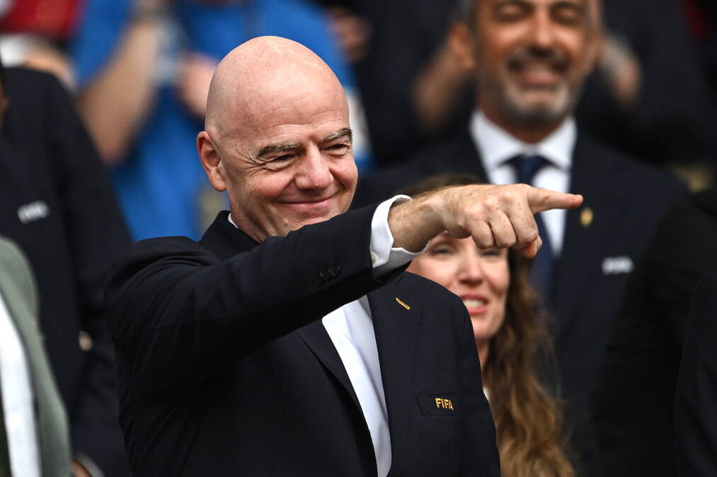JOŠ JEDNA ŠAMARČINA ZA INFANTINA! Englezi okrenuli leđa prvom čoveku FIFA!