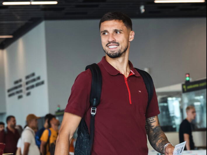 DEJAN STANKOVIĆ POVEO 25 FUDBALERA NA MEGDAN HAPOELU: Tu je sve najbolje što Zvezda ima! Krunić i poslednje pojačanje