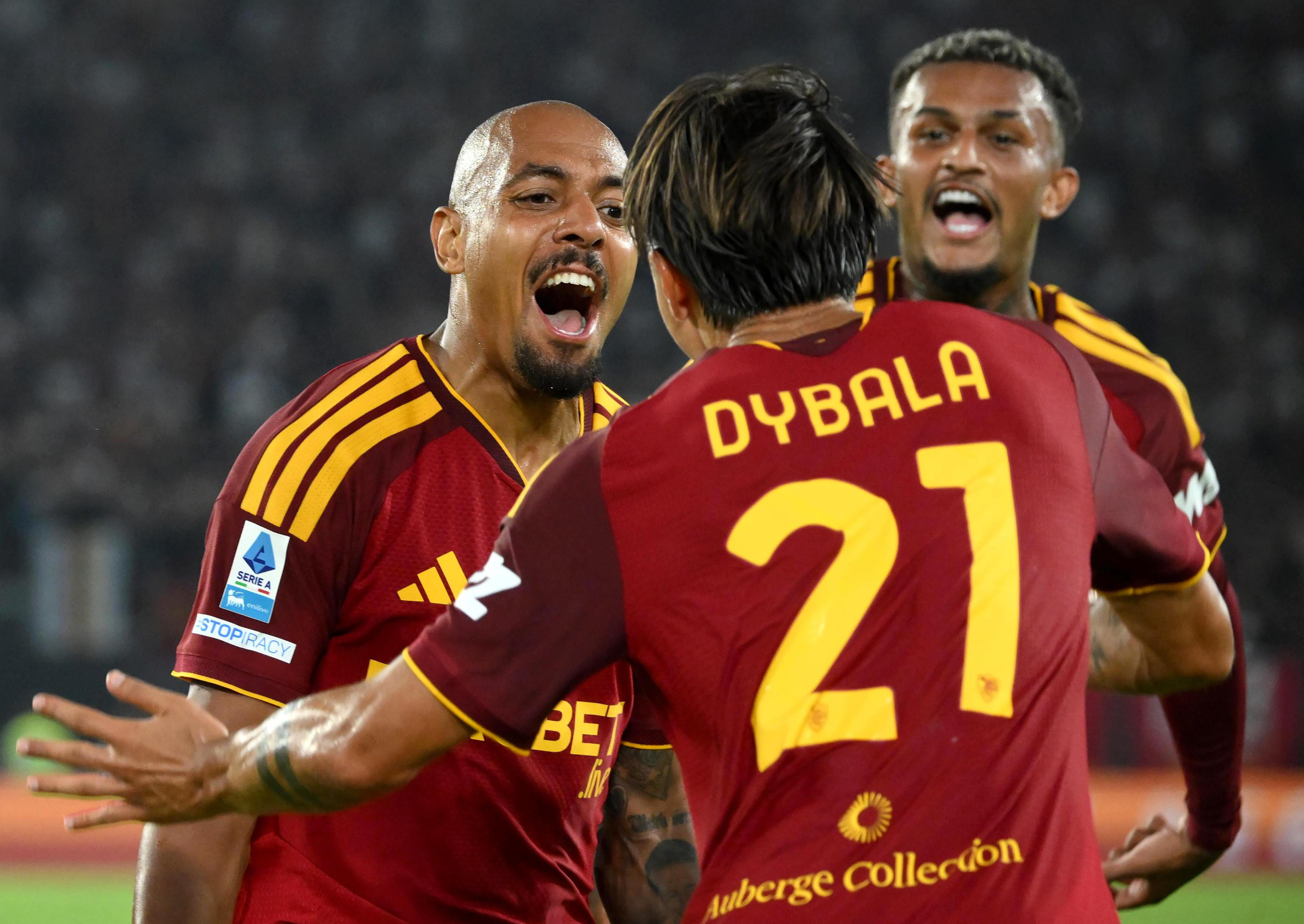 (VIDEO) Za rimski tango je potrebno dvoje, Malen i Dibala se igrali sa Fiorentinom!