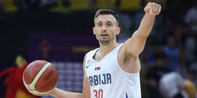 Tako se to radi! Gudurić i Avramović srušili Italiju u Pezaru: Srbija korak bliže Mundobasketu