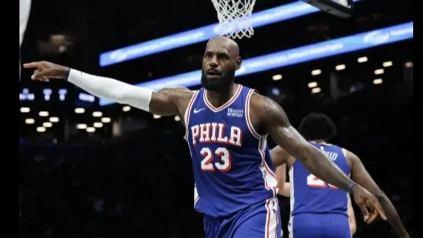 Lebron debitovao za Sikserse, ubacio osam bacanja i zaradio aplauze asistencijom