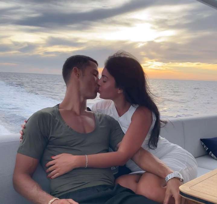 ISPLIVALI DETALJI SVADBE VEKA! Ronaldo i Georgina će reći "da" u istorijskoj katedrali na specijalnoj lokaciji, a proslava je zakazana u elitnom rizortu!