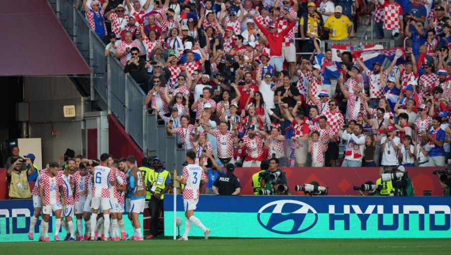 NEVIĐENI SKANDAL UŽIVO U PRENOSU! Ceo svet u šoku zbog onoga što se pojavilo na utakmici Hrvatske, FIFA pokreće hitnu istragu