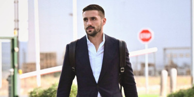 Tadiću ovo nije trebalo: Srbin udario na svoj klub, navijači traže da ga oteraju, pa mu pomenuli i ženu!