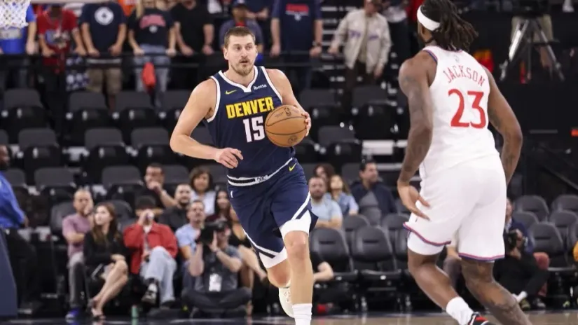 Jokić ne gleda ka košu, samo deli luda dodavanja (VIDEO)